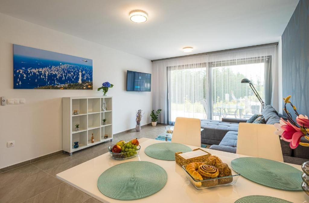 Fuered Luxury Apartman With Private Pool บาลาตอนฟือเรด ภายนอก รูปภาพ